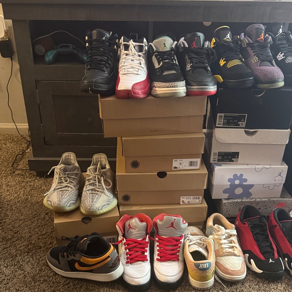 Nike Kids Sneakers - Black, White, Red, Yellow